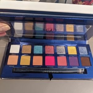 ABH cosmetics Riviera palette.
